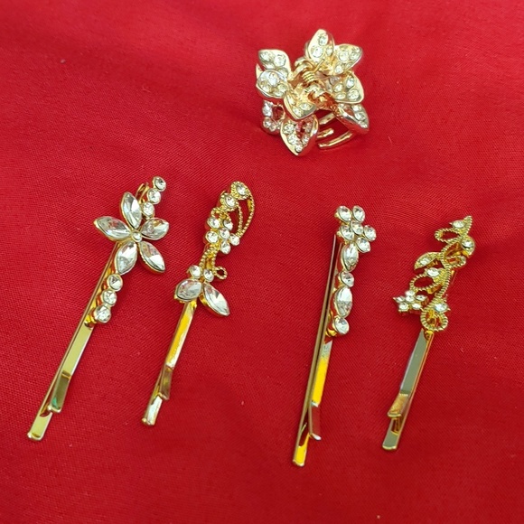 SALE  4 clips. Pony tail Holder. Fancy - Picture 1 of 2